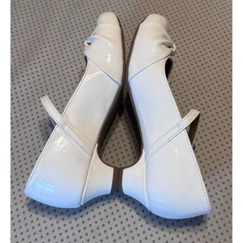 The Childrens Place Girls White Patent Mary Jane Bow Kitten Heels Size 4